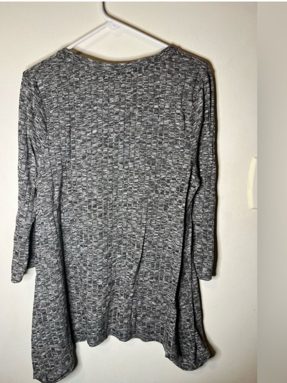 top size XL - Picture 2 of 2